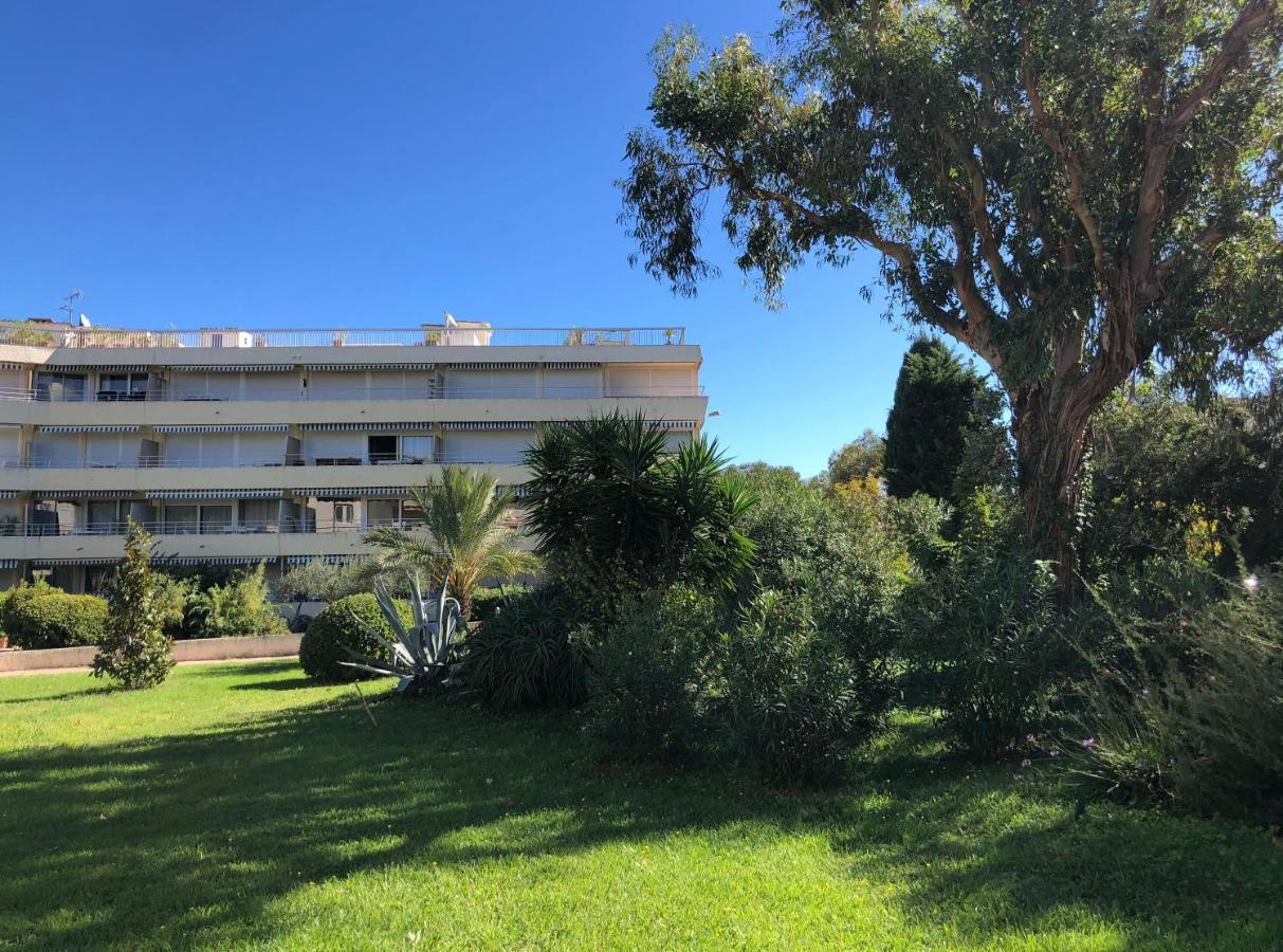 Un Nid A Saint Tropez Apartamento Exterior foto